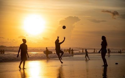 The best sports to play at the beach with friends